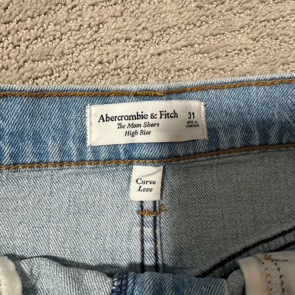 Abercrombie & Fitch Curve Love The Mom Short High Rise Jean Shorts - Picture 5 of 5